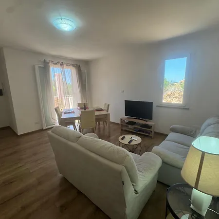Apartament In Con Piscina - Vicino Al Mare *