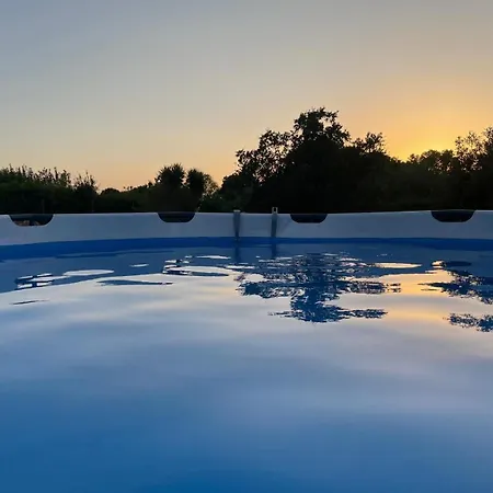 In Con Piscina - Vicino Al Mare